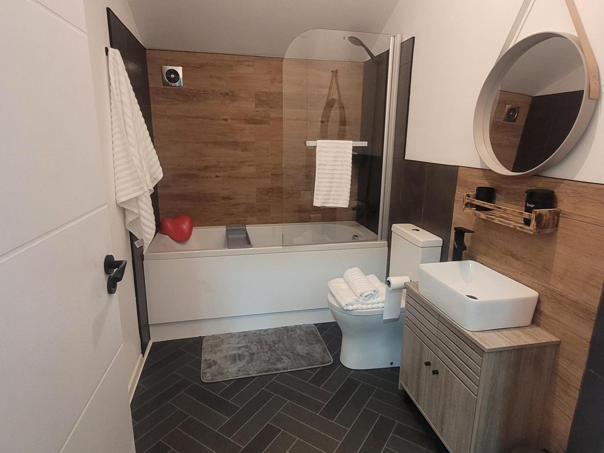 The Luxe Flat No 4, Mansfield, Apartment